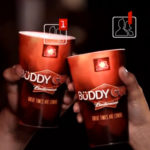 Naming : Buddy Cup, gobelets permettant à deux personnes qui trinquent de s’ajouter mutuellement sur Facebook via un QR Code